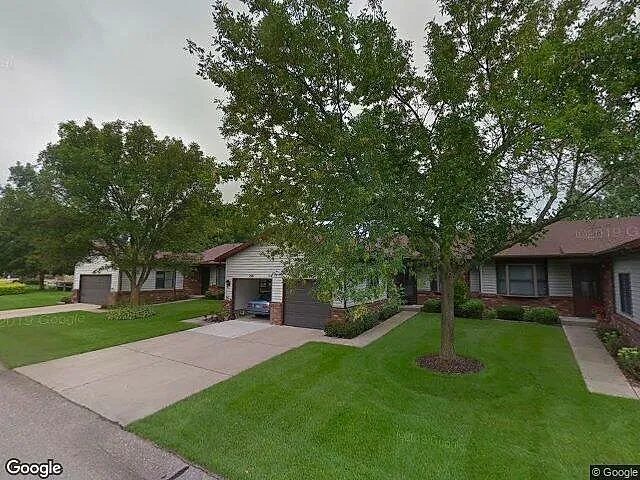 Dean Lake Woods Condominiums photo 2