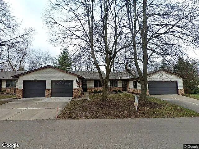 Dean Lake Woods Condominiums photo 7