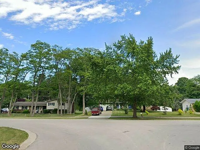 Beach Woods photo 3
