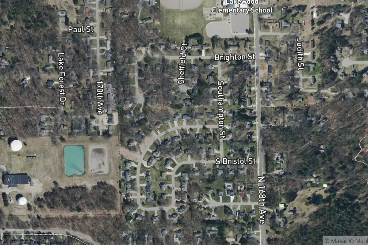 Parkwood Commons photo 1