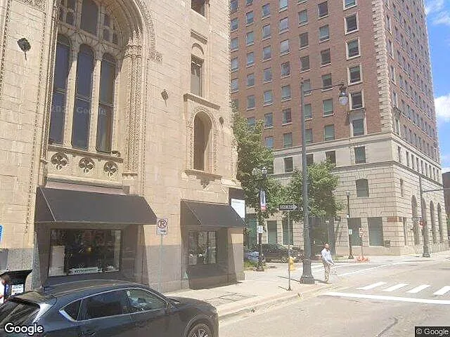 Front Row Condominiums photo 2