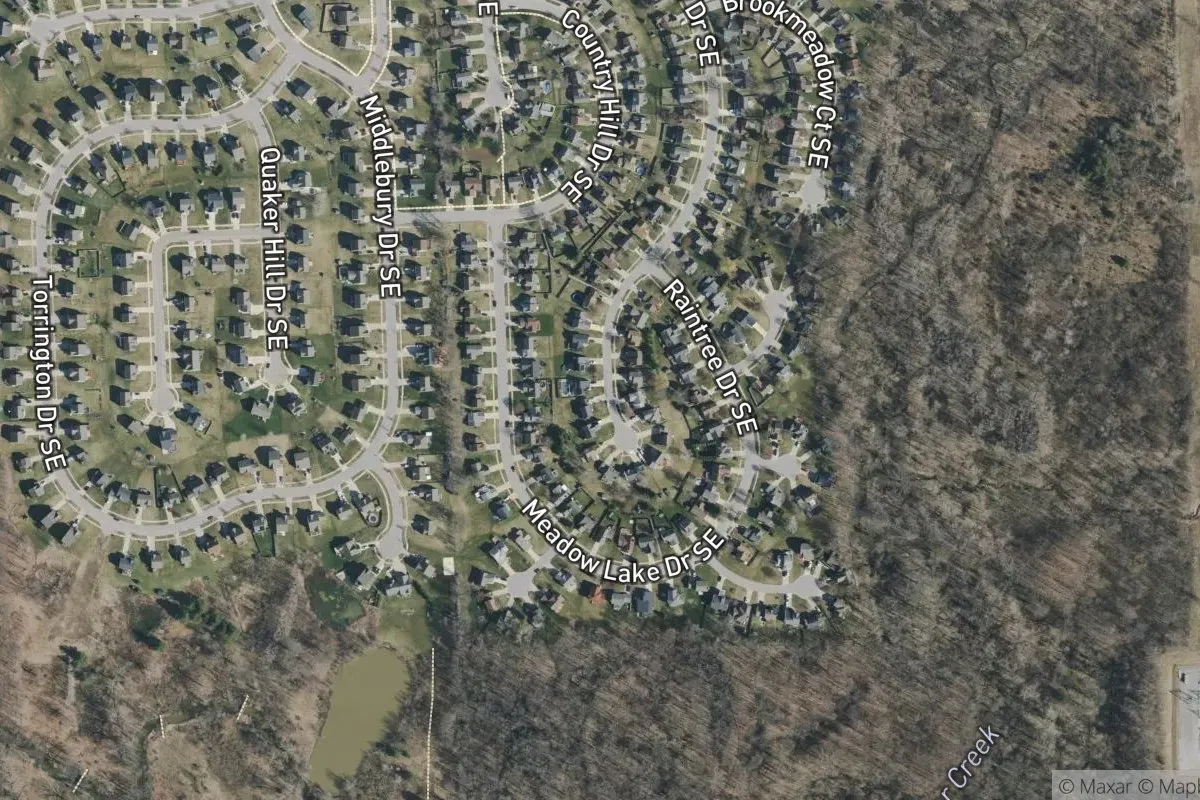 Meadowbrook Village No.4 photo 1