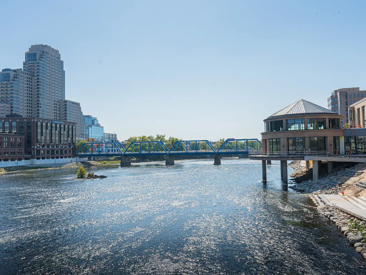 Grand Rapids photo 1