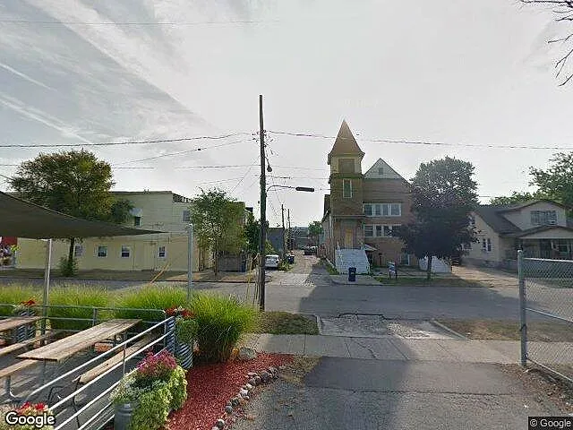 540 Leonard Condominium photo 4