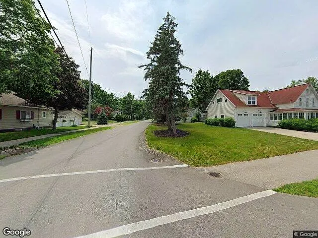 Edgewater Manor Condominium photo 2