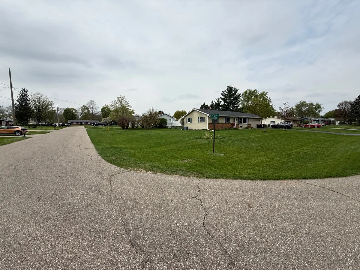 Pinegarden Estates photo 1