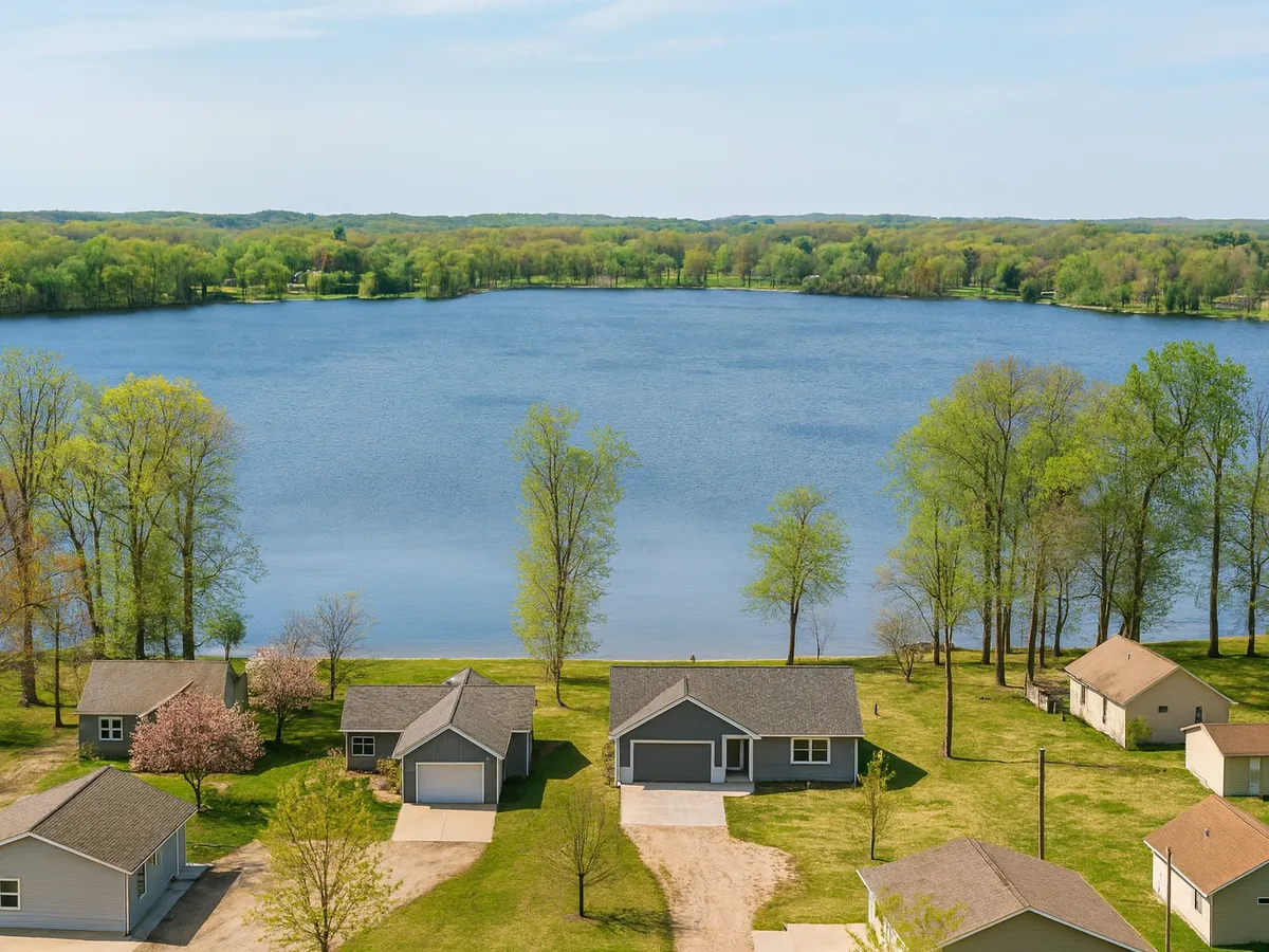 Robinson Lake photo 1