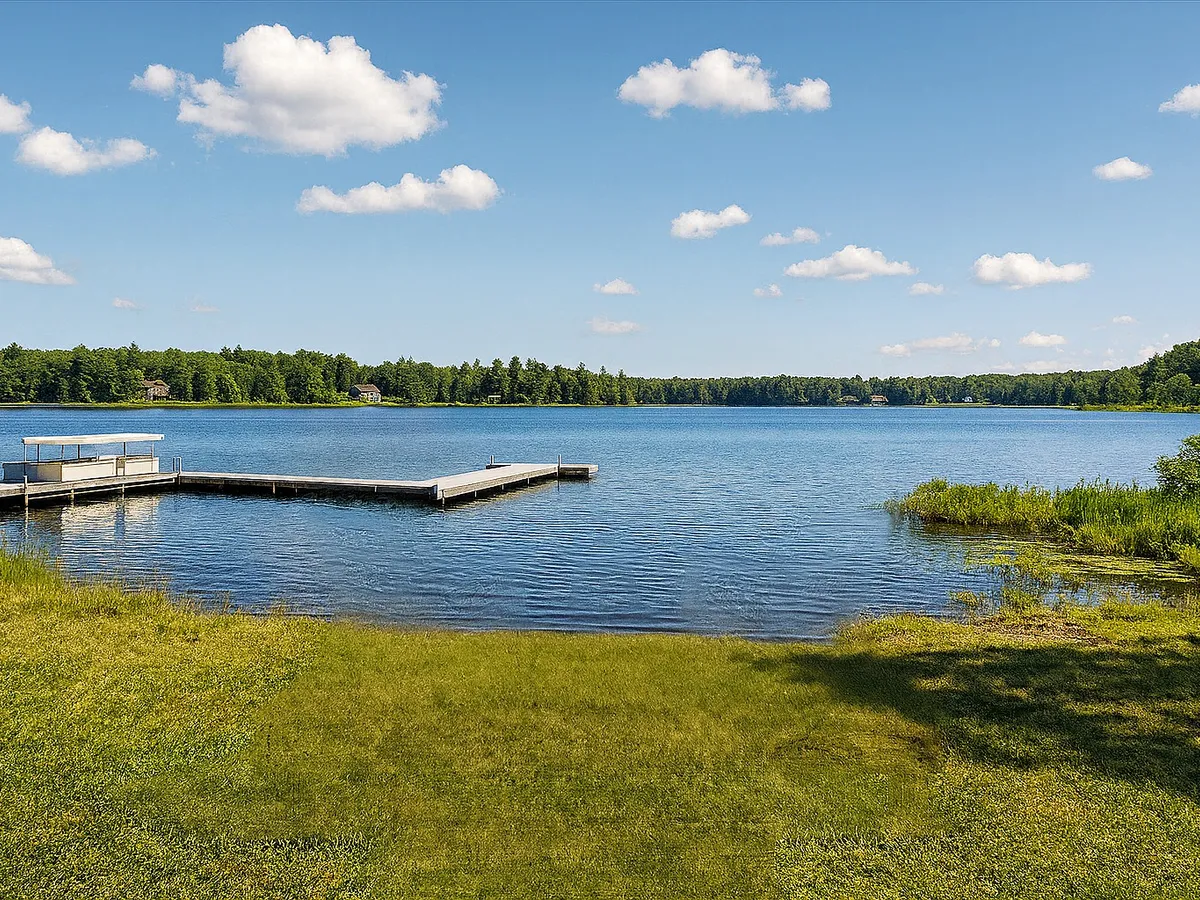 Sisson Lake photo 1