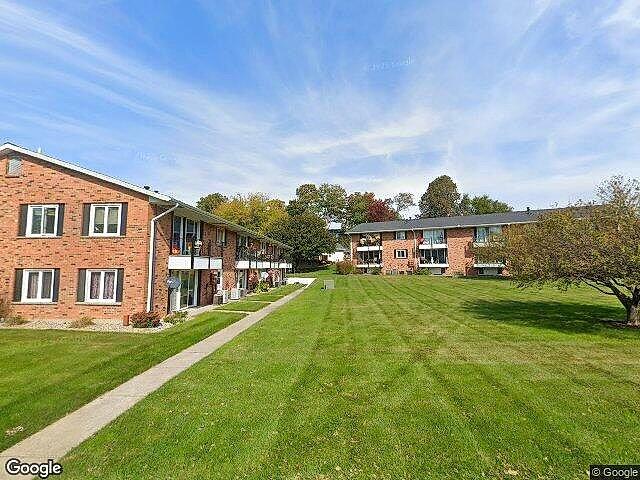 Crestwood Village Condominium photo 2