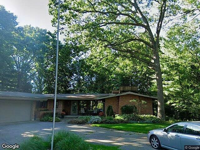 Albert-Realtors Hall St. Sub. photo 2