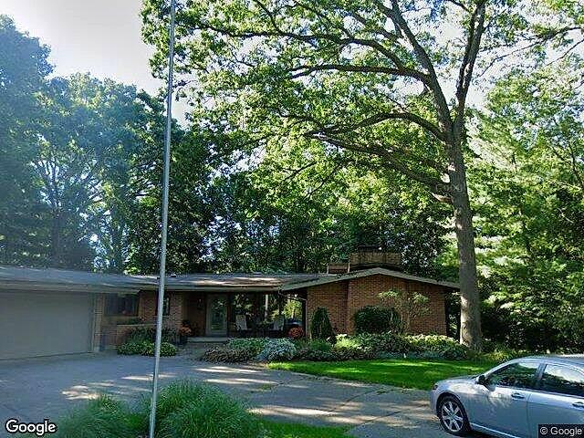 Albert-Realtors Hall St. Sub. photo 2