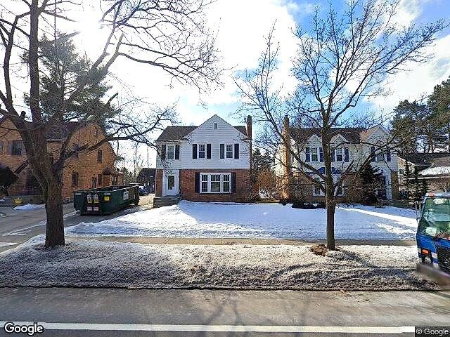 Albert-Realtors Hall St. Sub. photo 6