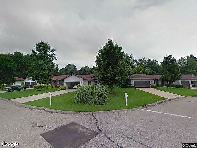 Dean Lake Woods Condominiums photo 8