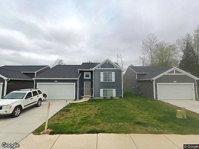 Alderwood Condominiums photo 3