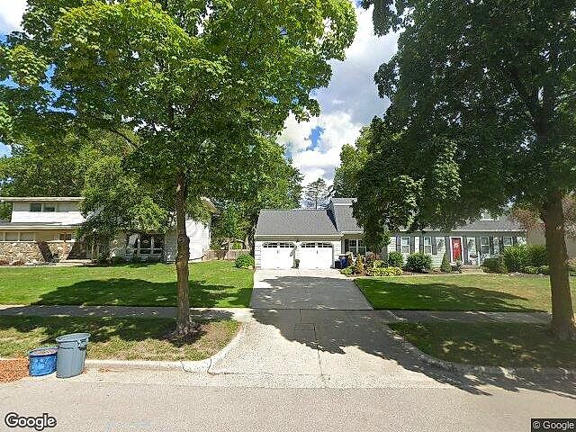 Albert-Realtors Hampshire Replat photo 5