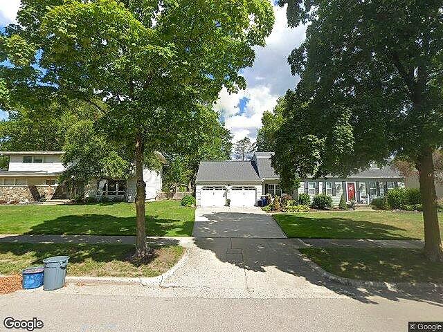 Albert-Realtors Hampshire Replat photo 5