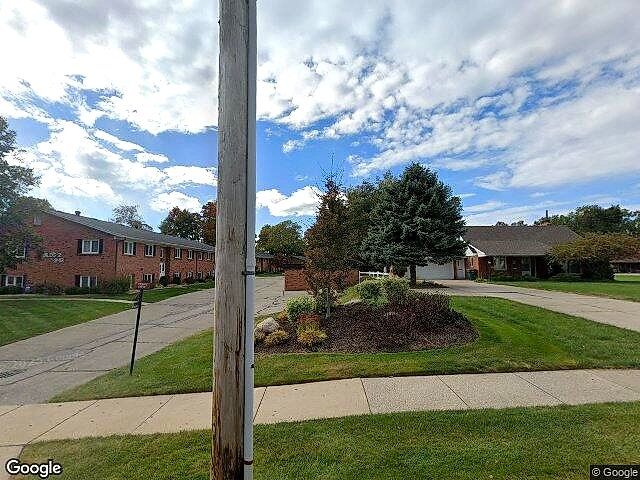 Crestwood Village Condominium photo 2