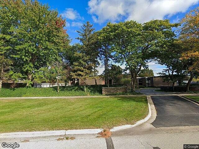 HAWTHORNES SQUARE CONDOS photo 3