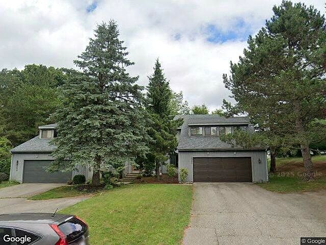 Bella Vista Pines Condominiums photo 8