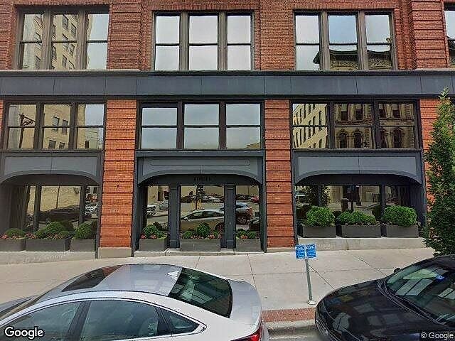 140 Monroe Center photo 2