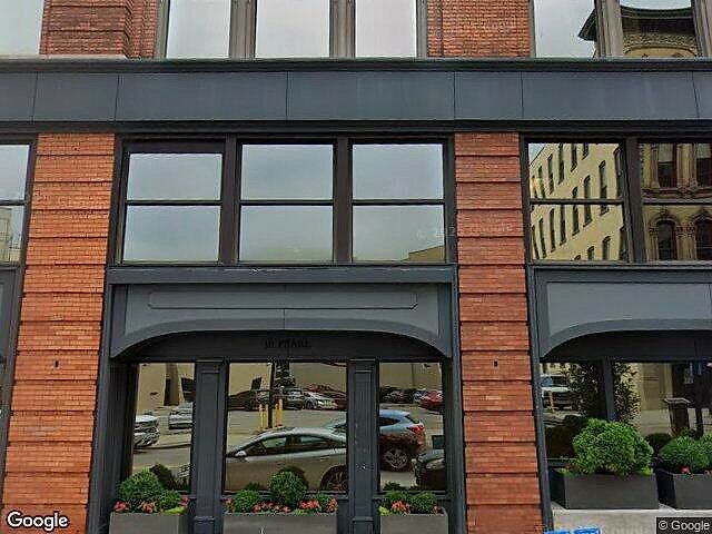 140 Monroe Center photo 3