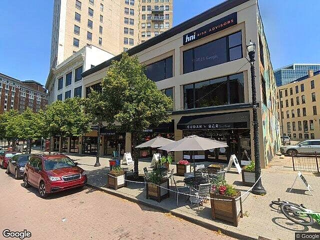 140 Monroe Center photo 4