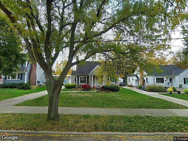 Albert-Realtors' Breton Road Add. photo 3