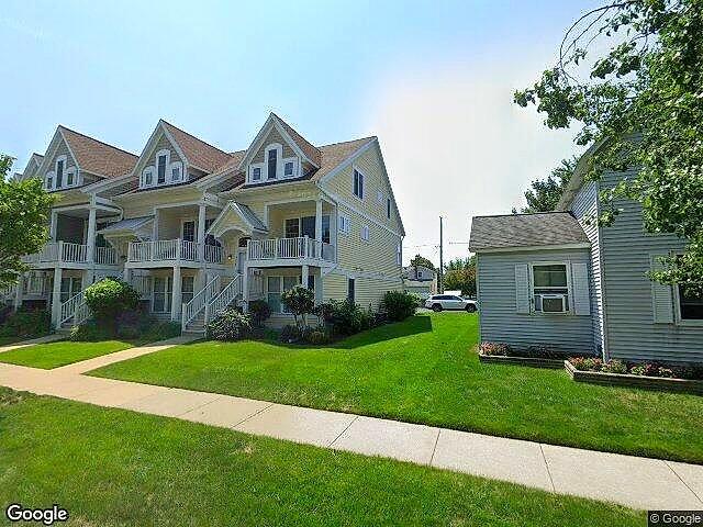 HARBOR'S EDGE CONDOMINIUMS photo 2