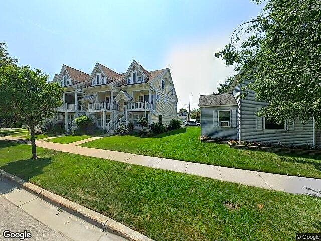 HARBOR'S EDGE CONDOMINIUMS photo 4