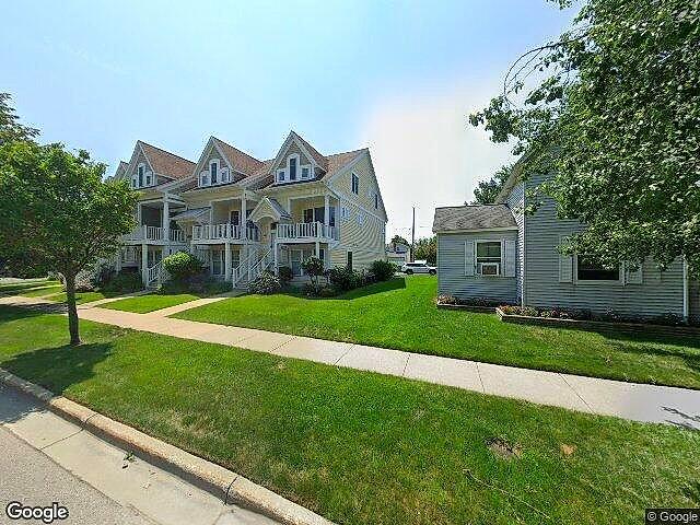 HARBOR'S EDGE CONDOMINIUMS photo 4