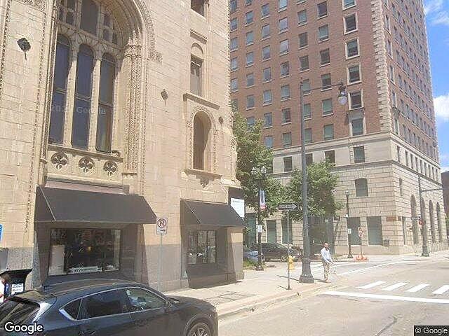 Front Row Condominiums photo 3