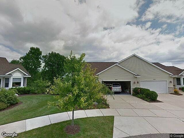 Blakeslee Creek Condominiums photo 2