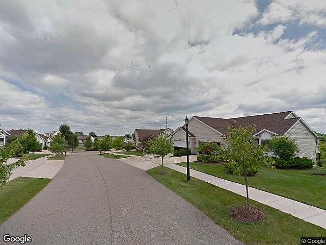 Blakeslee Creek Condominiums photo 4