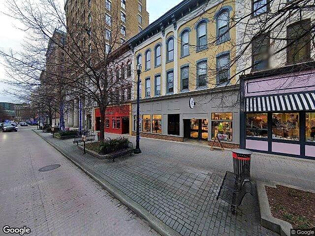 Monroe Center Condominium photo 2