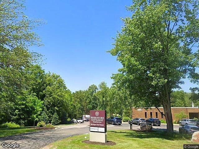 Evergreen Lake Office Park photo 7