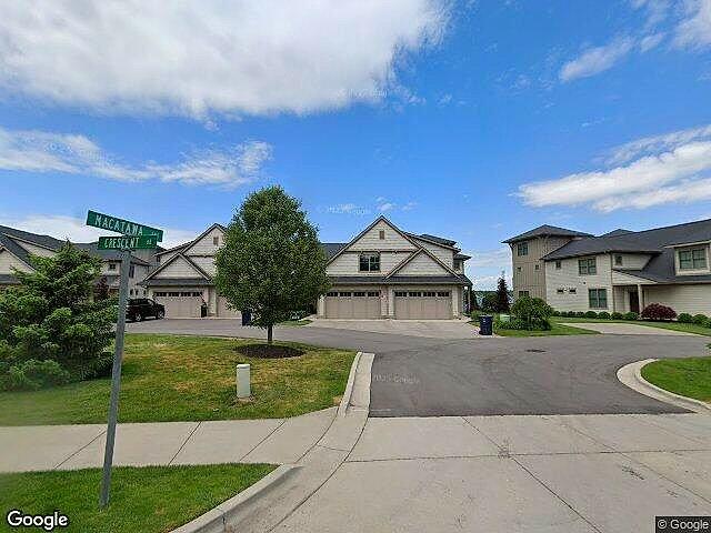 CARRIAGE HOMES AT SOUTHSHORE ON MACATAWA photo 3