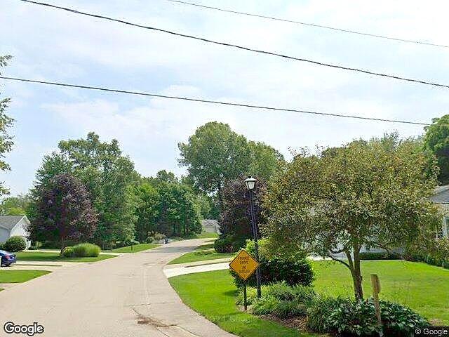 ARTHUR COURT CONDOS photo 2