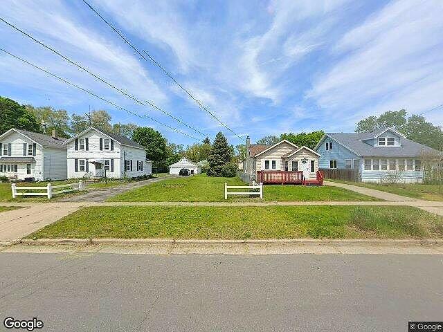 South Lawn Park photo 3