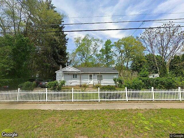 South Lawn Park photo 4