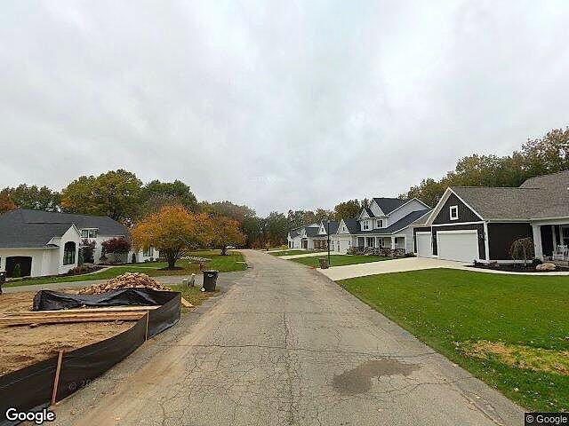 The Cove at Dean Lake Site Condominium photo 4