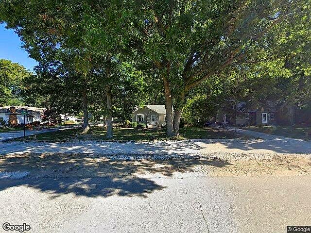 Douglas Plaza photo 5