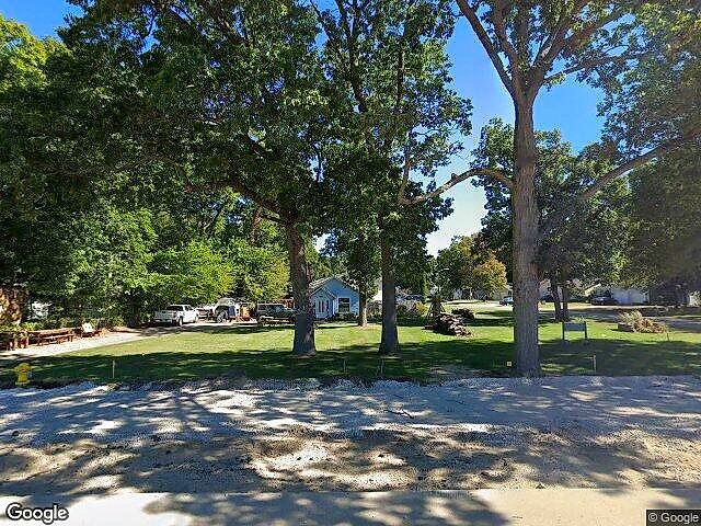 Douglas Plaza photo 6