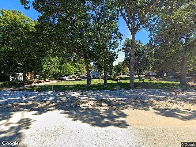 Douglas Plaza photo 7
