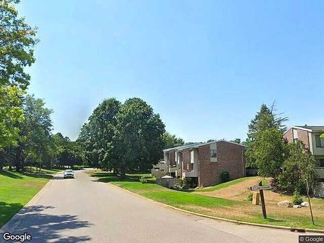 Forest Hills Condominiums photo 3
