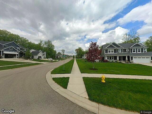 EAGLES ROOST CONDOS photo 2