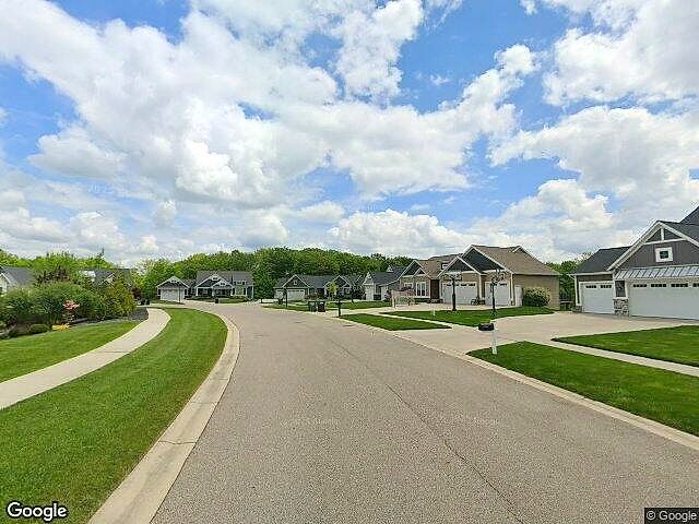 EAGLES ROOST CONDOS photo 3