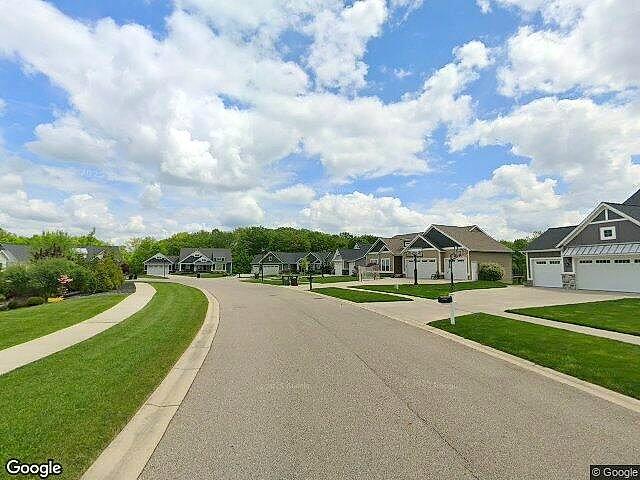 EAGLES ROOST CONDOS photo 3