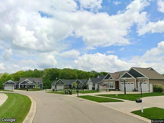 EAGLES ROOST CONDOS photo 4