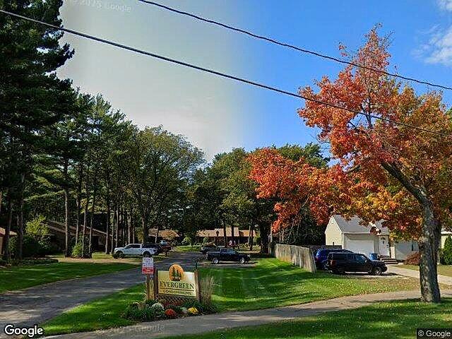 Evergreen Lane Condominiums photo 2