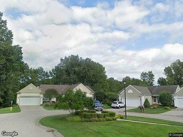 English Hills Condominiums photo 11